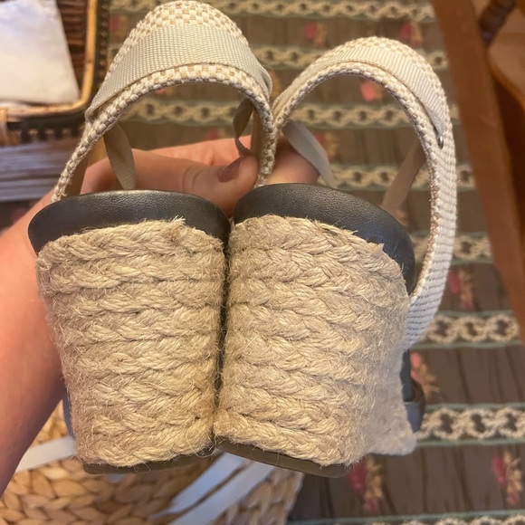 Vionic Espadrille Wedges - Picture 2 of 4